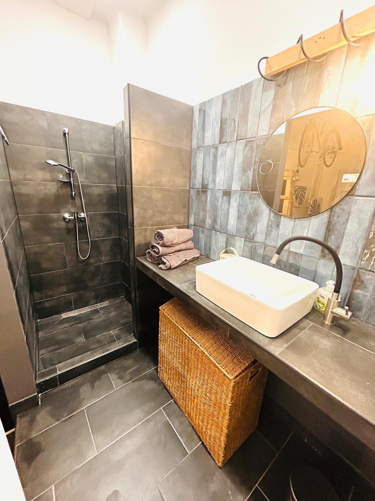 Heart Of I Wheels & Welcome Apartment